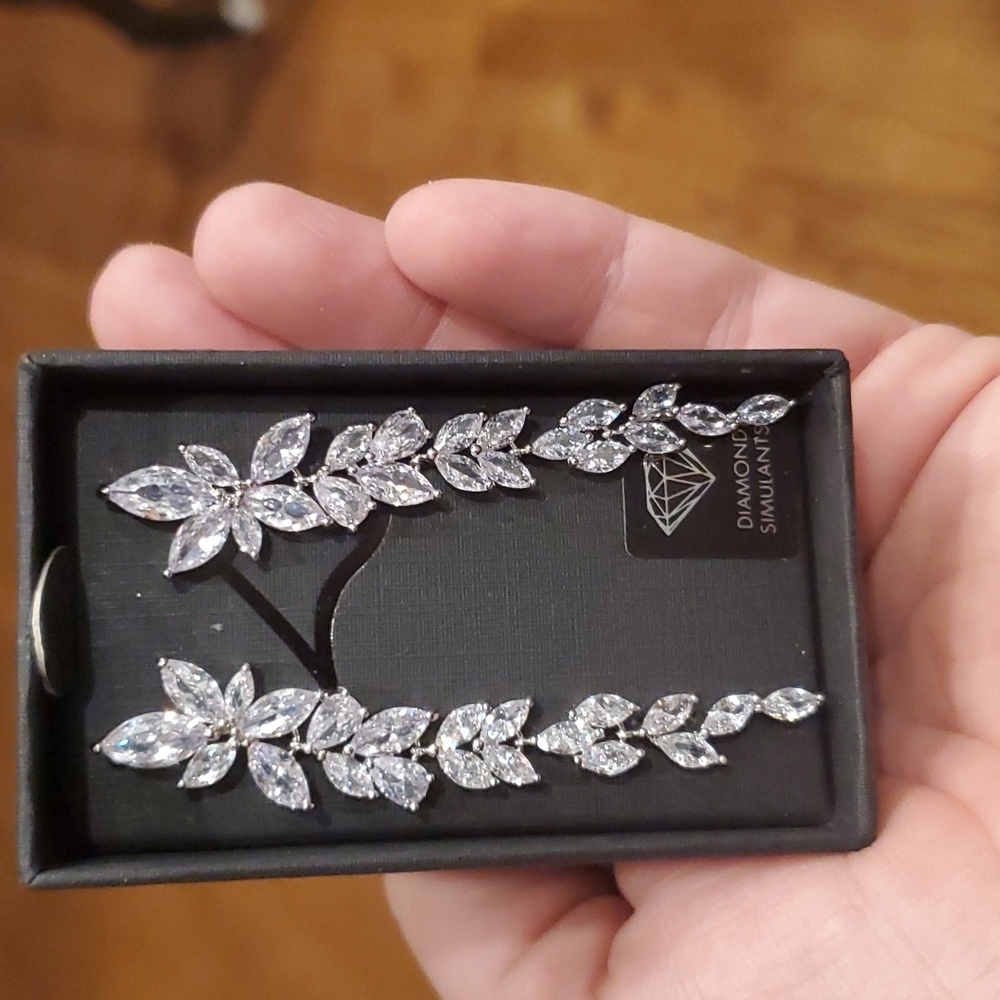 Lovisa diamond simulant drop earrings PROM